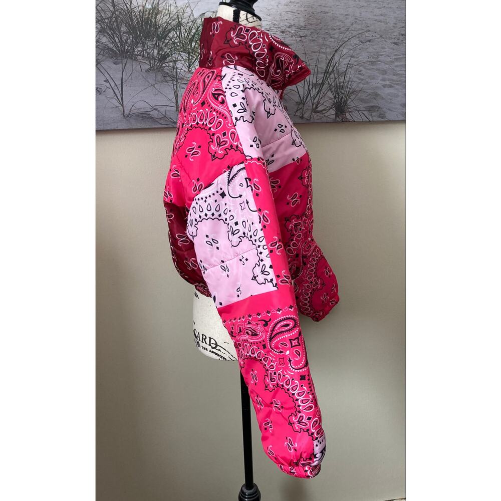 Women's cropped puffer bandana zip up jacket, size medium coat - Picture 5 of 7
